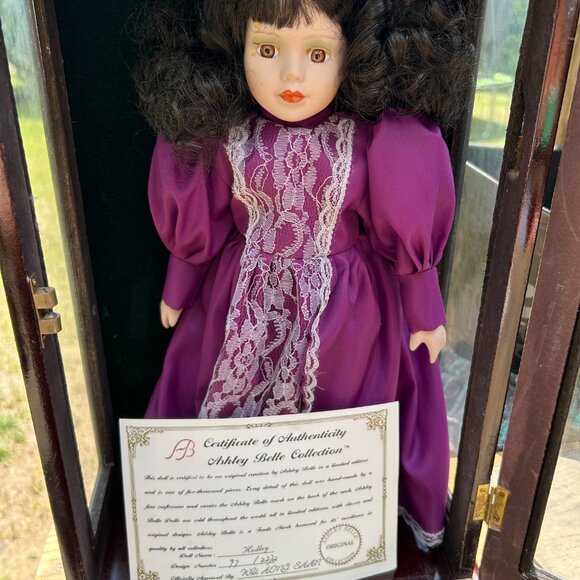 Antique Ashley Belle Collection Doll - Picture 3 of 3